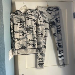 Sundry hoodie and sweats legging set size 1 small